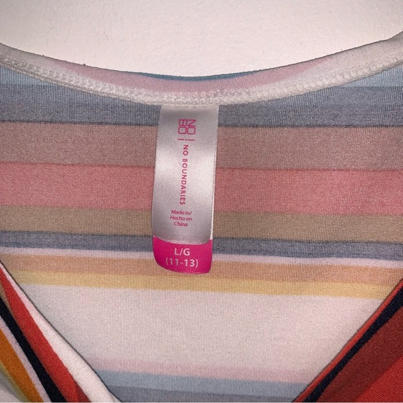 🌷5/$20 No Boundaries Women’s Striped Top - Picture 2 of 5